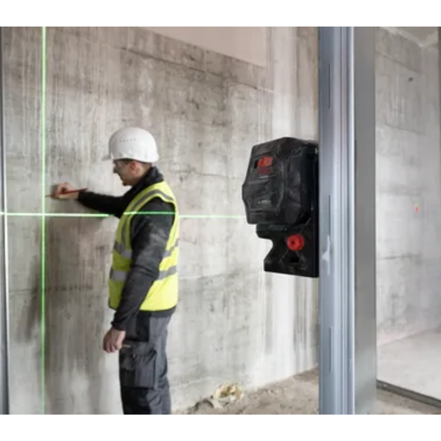 Bright-green-beam-cross-line-laser-level-for-high-visibility-indoors