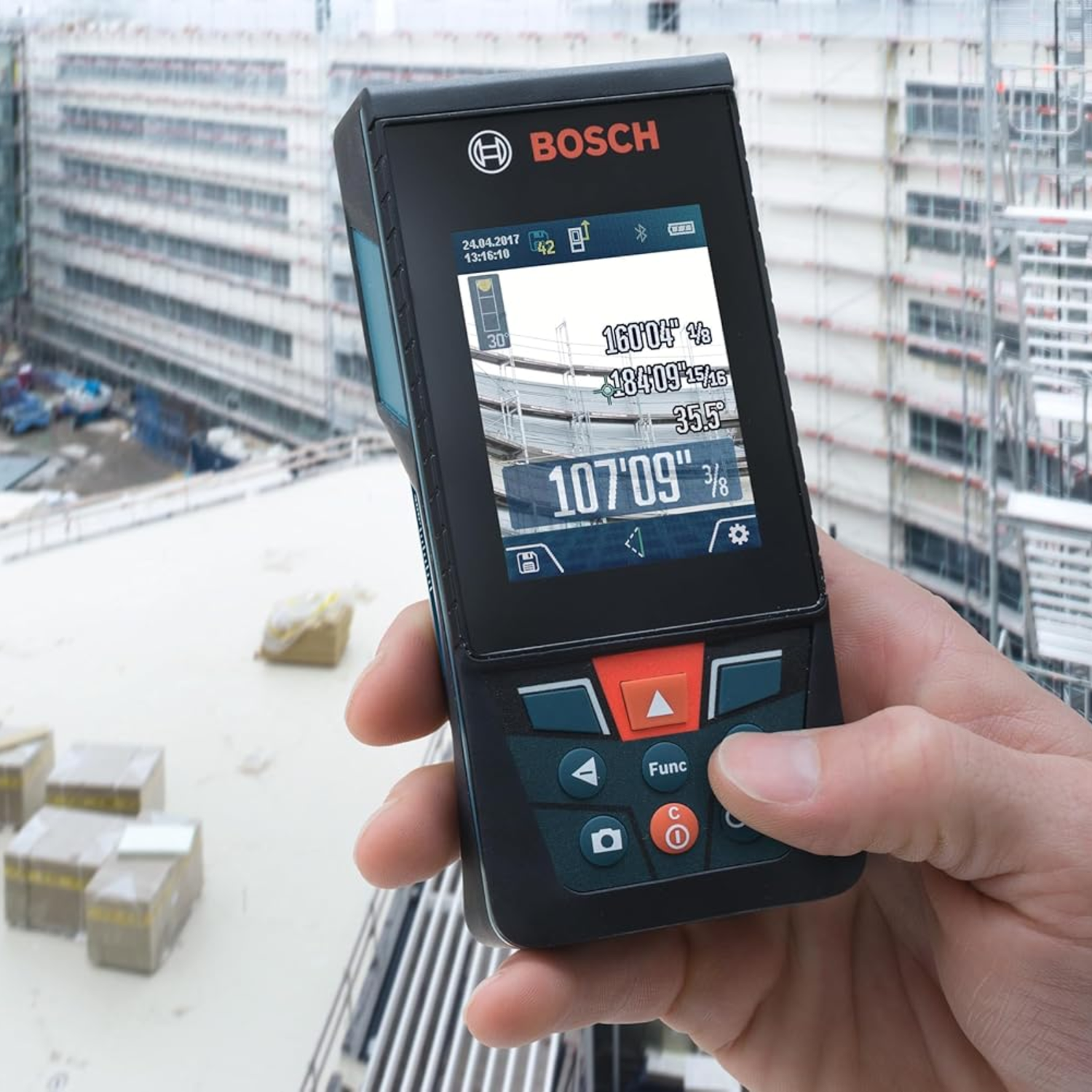 GLM400CL-400-ft-Connected-Laser-Measure-Bosch-Camera-View-Outdoor
