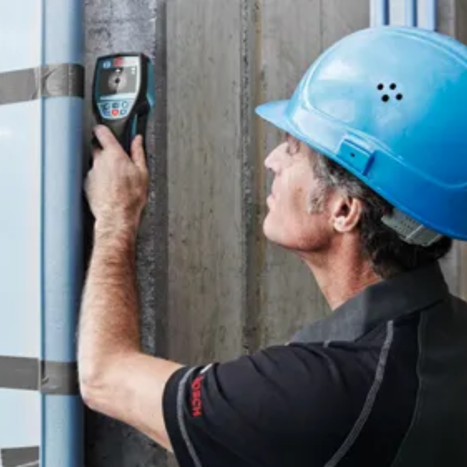 Intuitive-Bosch-D-Tect-120-Wall-Scanner-with-traffic-light-LED-indicator