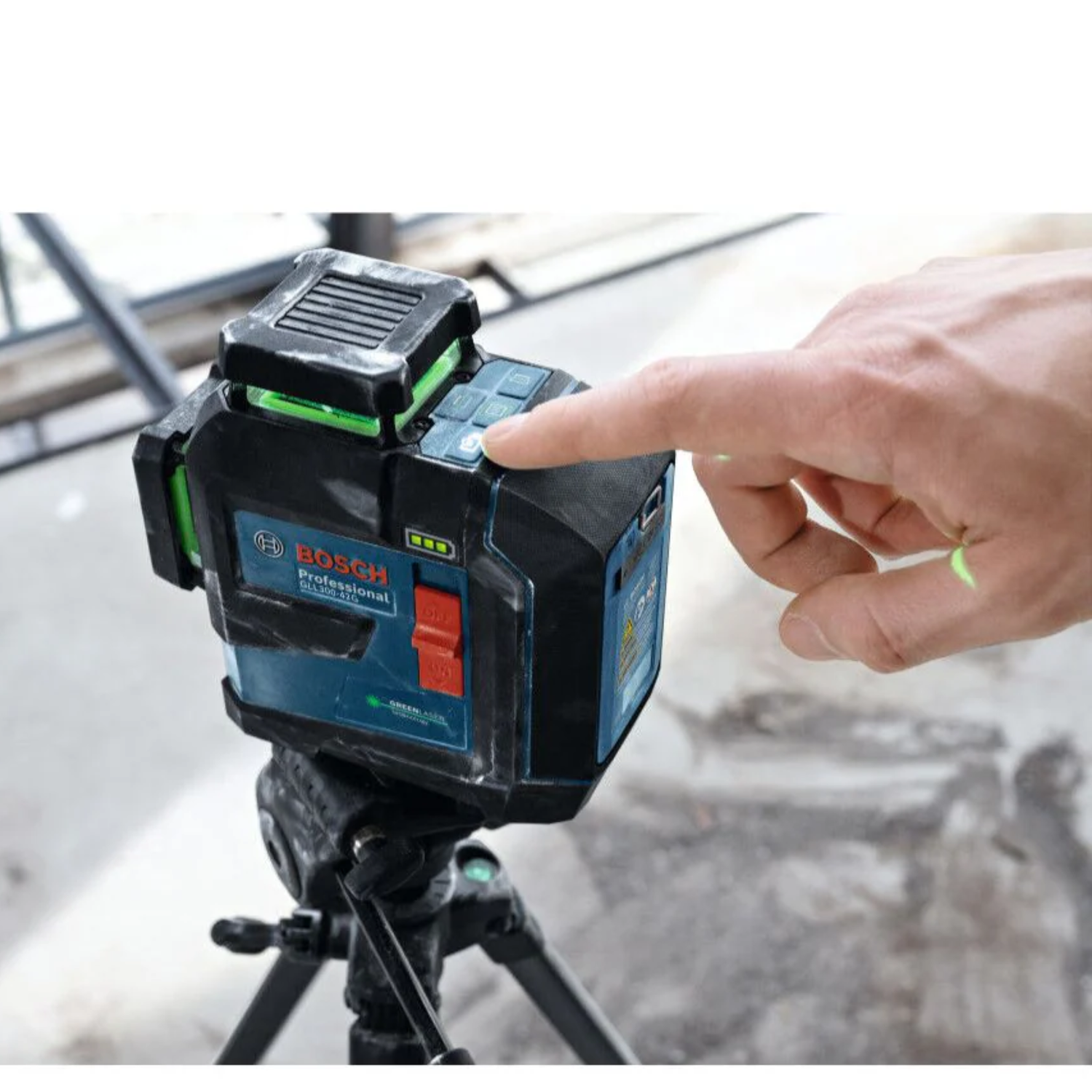 Li-Ion-Powered-Bosch-GLL300-42GL-Three-Plane-Visibility-Green