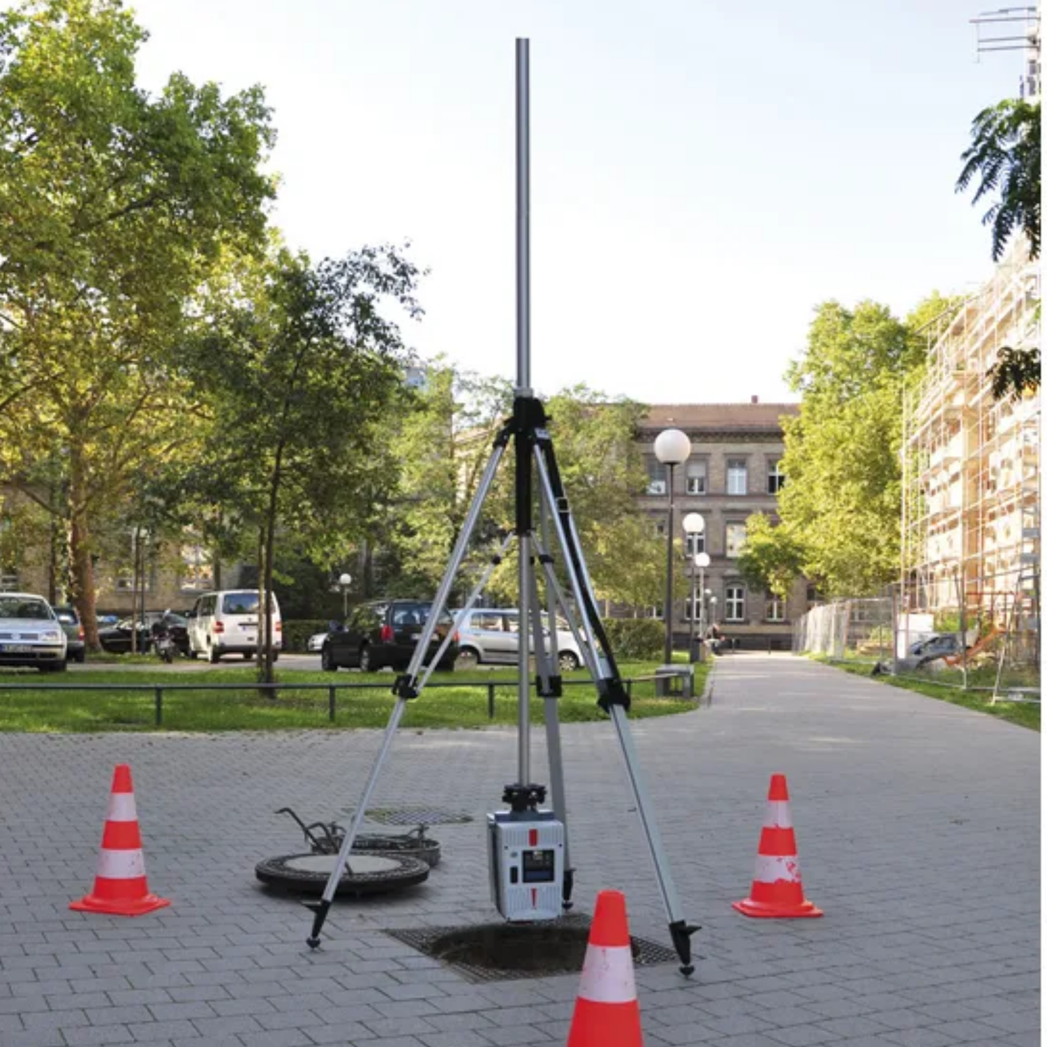 Nedo-Industrial-Line-210710-tripod-designed-for-professional-measuring-tools