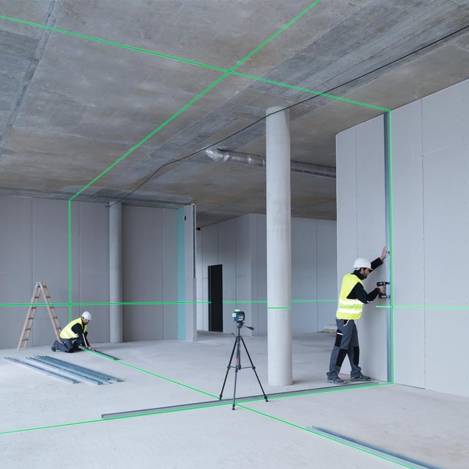 Professional-Three-Plane-Green-Laser-Bosch-GLL3-330CG-with-CAL-Guard