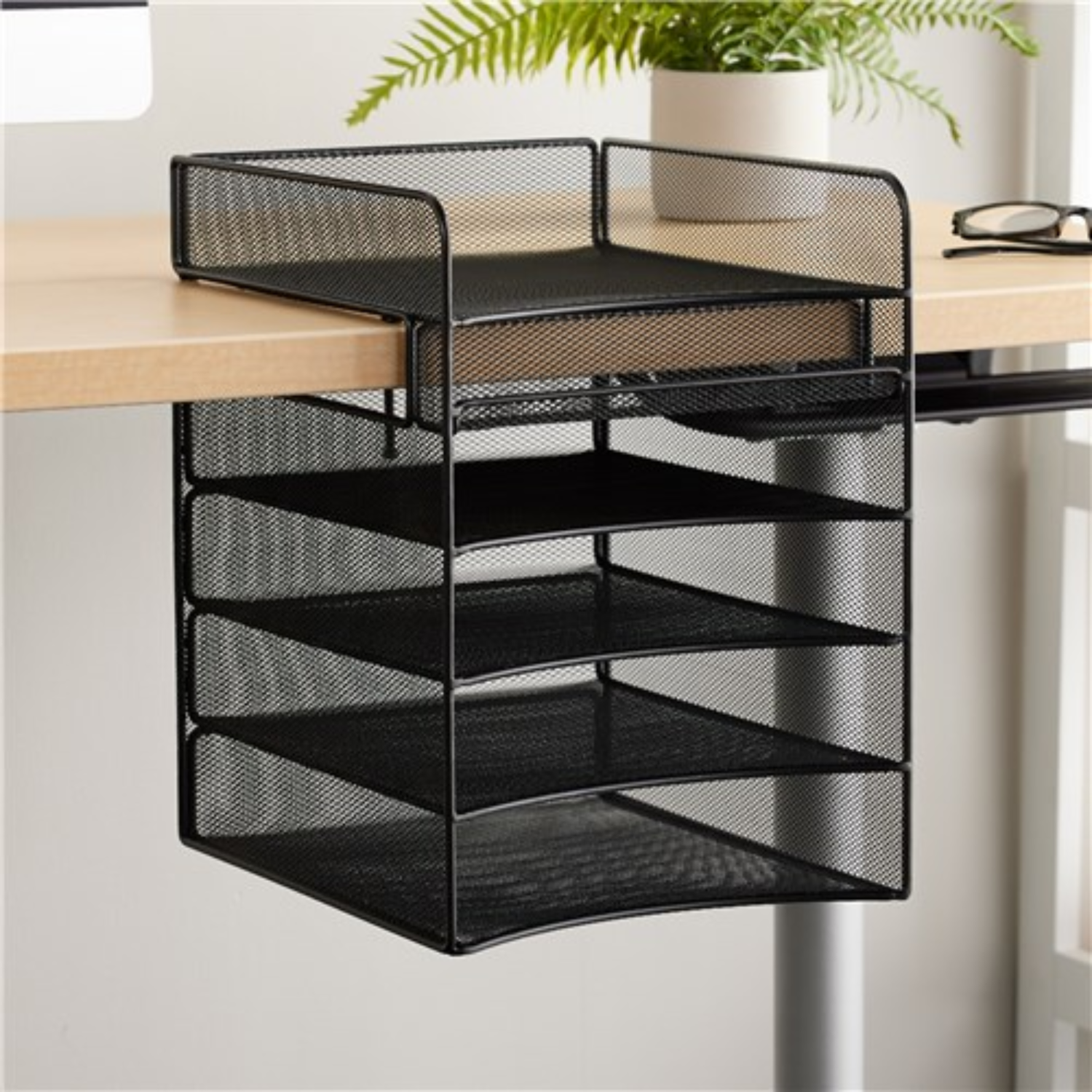 Safco-onyx-black-horizontal-wall-mount-mesh-storage-3240bl