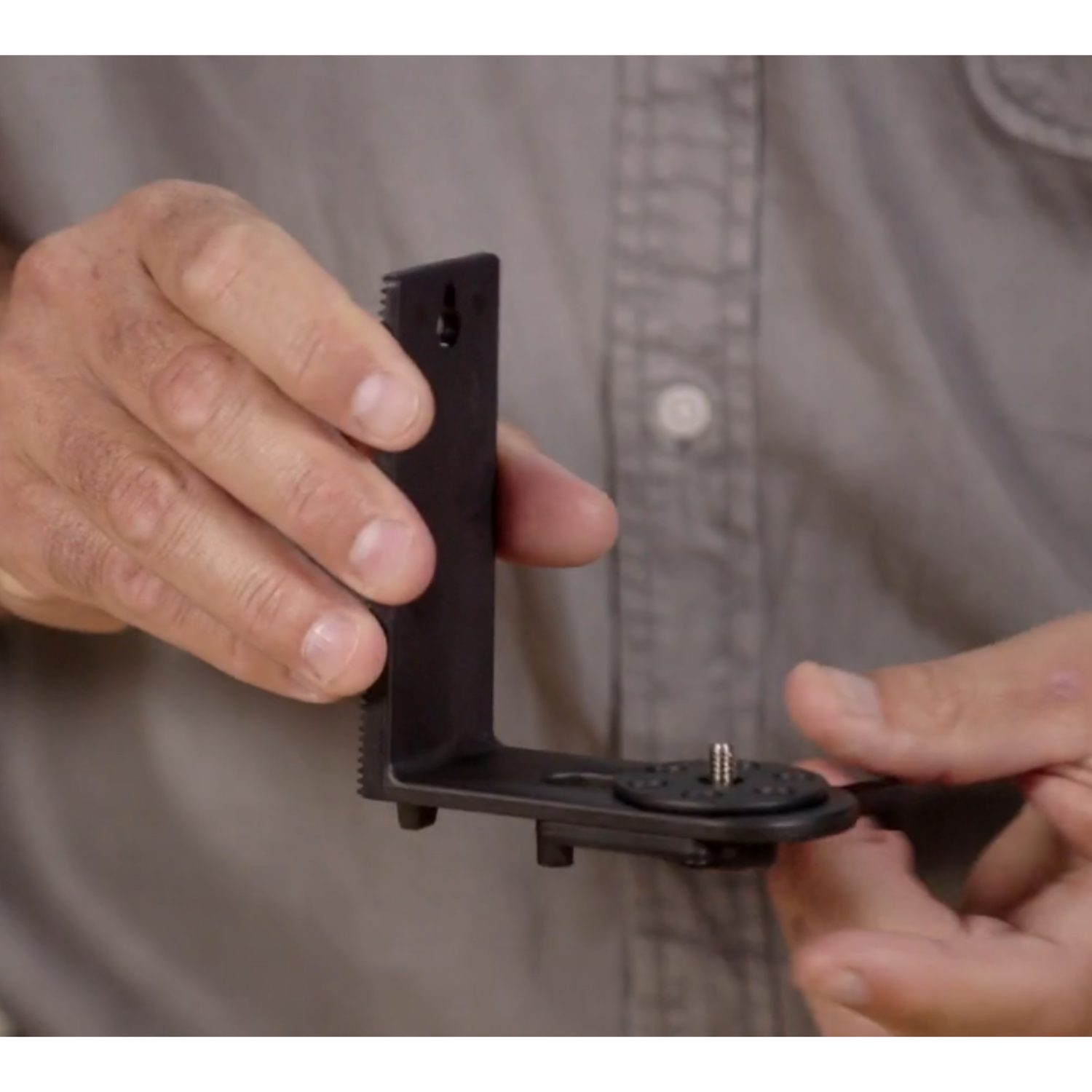 Self-leveling-Bosch-GLL-55-cross-line-laser-for-tile-and-cabinet-installation